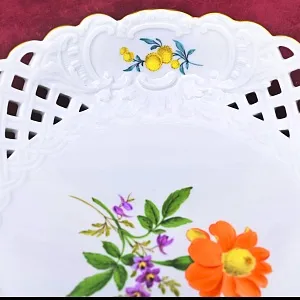 Сервировочная Тарелка - Блюдо - Сухарница «Мейсенский цветок», Фарфор MEISSEN, Германия.