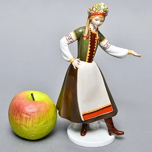 Коллекционная Фарфоровая статуэтка «Наташа. Русский танец», GOEBEL Германия - 1986 год. 