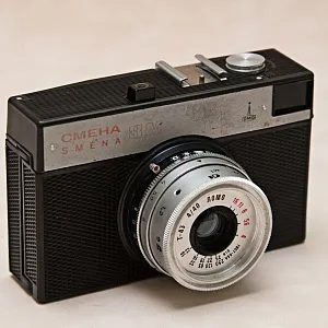 Плёночный фотоаппарат «Смена - 8М», СССР - 70-80-е годы ХХ века.