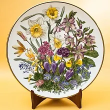 Коллекционная Тарелка «ЦВЕТЫ МАРТА» Фарфор, WEDGWOOD, Англия -1978 год.