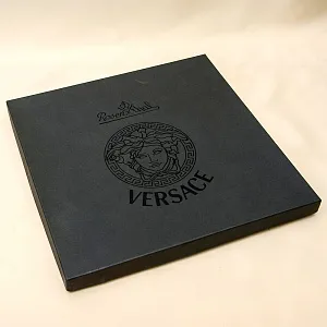 Коллекционная Тарелка - Блюдо «Впустите Любовь» Фарфор, VERSACE, Rosenthal Германия -2002 год.