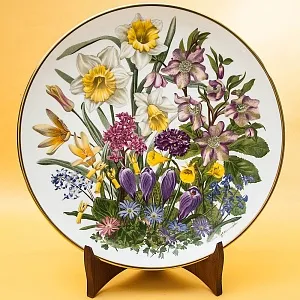 Коллекционная Тарелка «ЦВЕТЫ МАРТА» Фарфор, WEDGWOOD, Англия -1978 год.