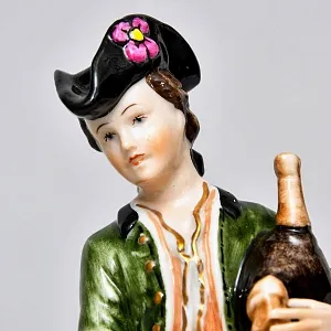 Коллекционные Парные Фарфоровые статуэтки «Пастух и Пастушка. Игра на волынке», Karl Klette Германия.