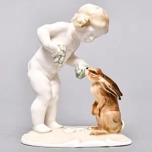 Коллекционная Фарфоровая статуэтка «Девочка и кролик», Hutschenreuther Германия,1955 - 1968 годы.