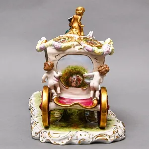 Большая Фарфоровая статуэтка «Карета с влюбленной парой», Scheibe Alsbach Германия, 1925 - 1962 гг. 