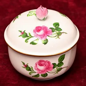 Фарфоровая Сахарница - Бонбоньерка - Шкатулка «РОЗА МЕЙСЕНА», MEISSEN Германия, середина ХХ века.