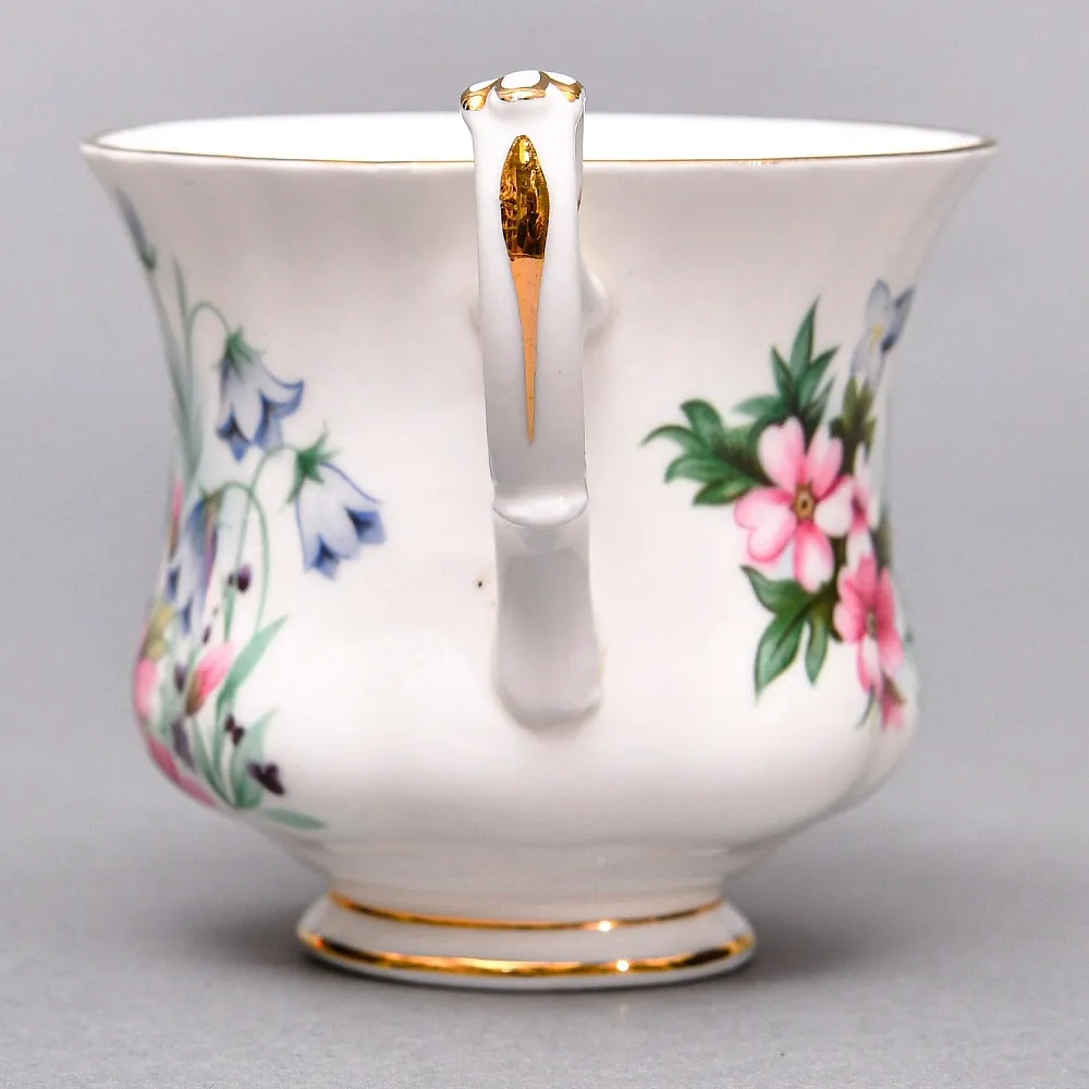 Коллекционная Фарфоровая Кофейная пара «Букет с колокольчиками», ROYAL ALBERT Англия.