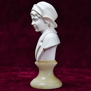 Авторская Коллекционная статуэтка - бюст «Мальчик», Италия - вторая половина ХХ века.