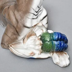 Большая! Авторская Фарфоровая статуэтка «Тигр с павлином», ROSENTHAL Германия, 1919 - 1934 годы. 