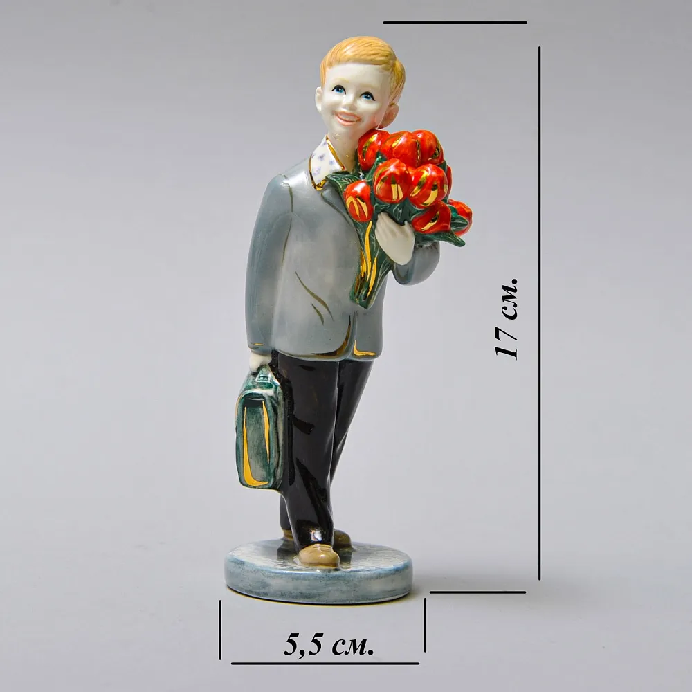 Авторская Коллекционная Фарфоровая Статуэтка «Школьник с букетом тюльпанов», Россия.