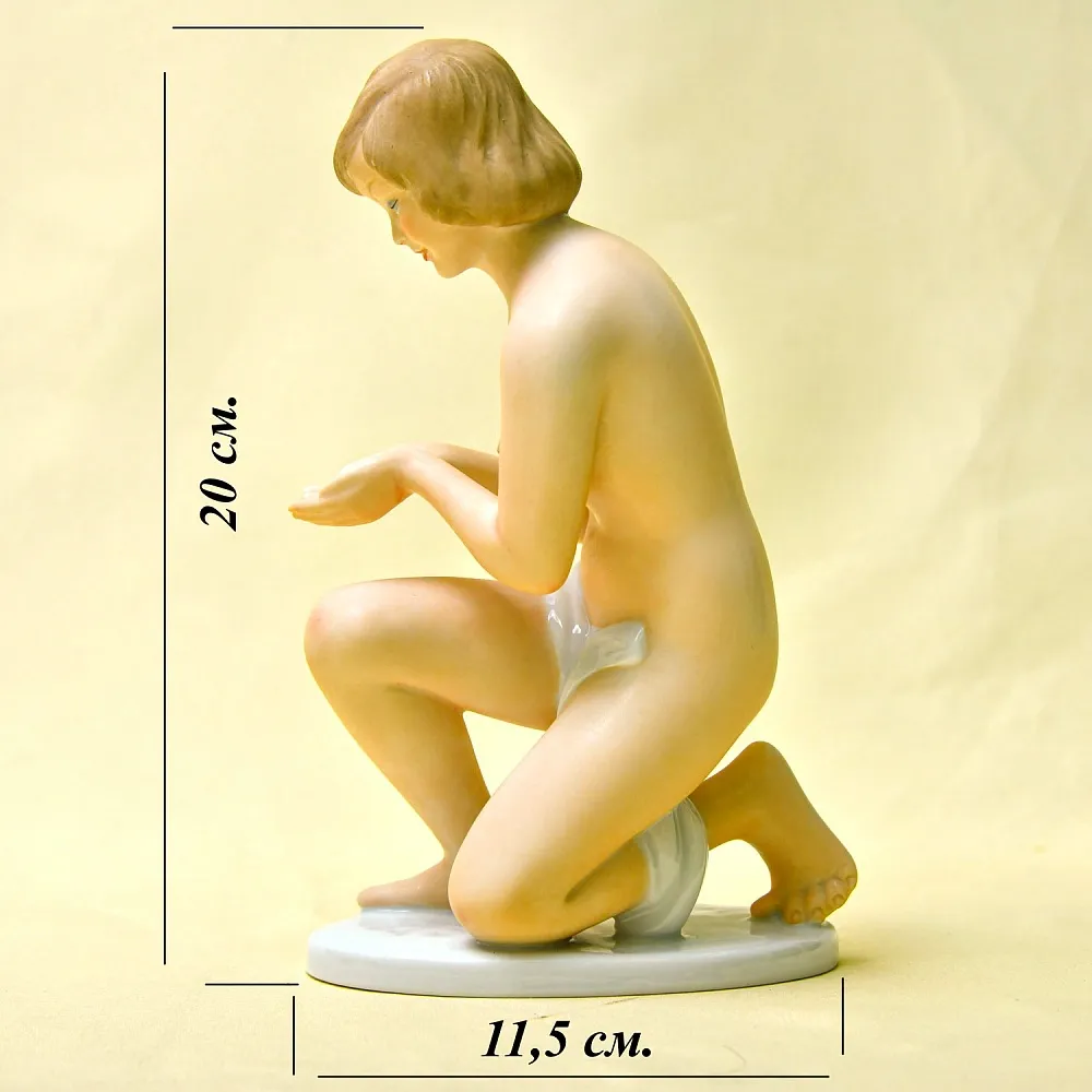 Фарфоровая Статуэтка «У ручья» Н-20 см. WALLENDORF Германия вторая половина ХХ века.