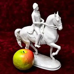 Редкая! Коллекционная Фарфоровая статуэтка «РЫСЬ», Wiener Porzellanmanufaktur Augarten, Австрия, середина ХХ века.