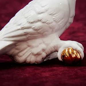 Авторская Коллекционная Фарфоровая Статуэтка «Птица -Попугай - Белый Какаду» Россия.