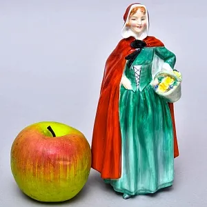 Коллекционная Фарфоровая статуэтка «Джин. Девушка в зеленом платье», Royal Doulton Англия.