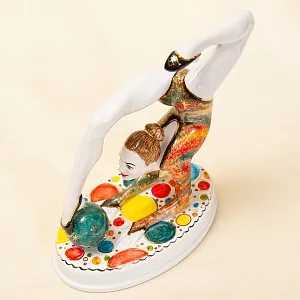 «Гимнастка с мячом» - Авторская Коллекционная Фарфоровая Статуэтка, Россия.