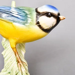 Коллекционная Фарфоровая статуэтка «Птица - Синица на еловой ветке», Goebel Германия -1979 год. 