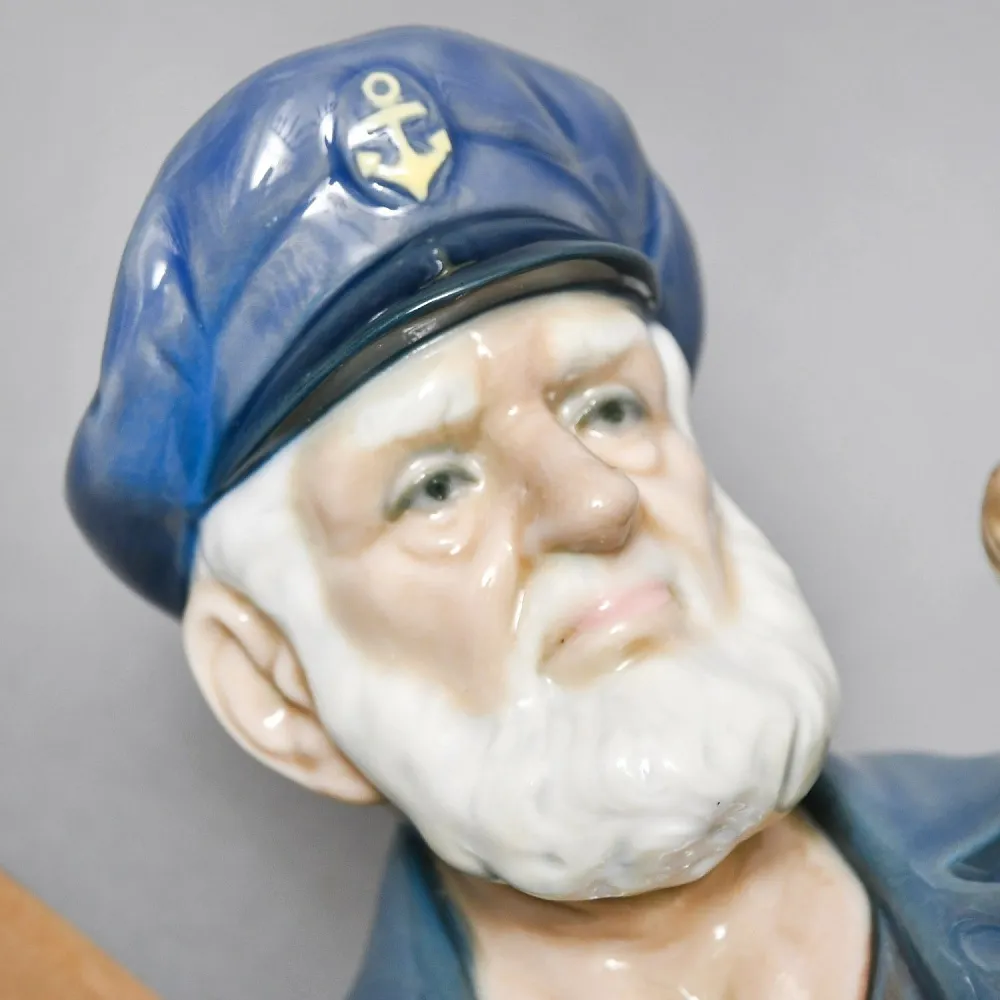 Коллекционная Фарфоровая статуэтка «Старый моряк и мальчик», Lladro Испания, 1984 - 2002 годы. 