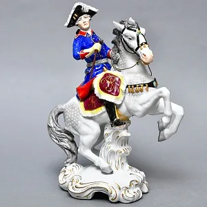 Антикварная Фарфоровая статуэтка «Старый Фриц. Король Пруссии Фридрих II на коне», SITZENDORF Германия.