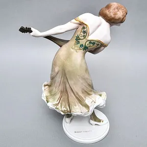 Антикварная Фарфоровая статуэтка «Карнавал. Девушка с лютней», Rosenthal Германия - 1914 год. 