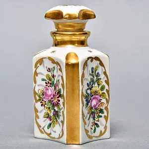 Антикварный Парфюмерный набор - три Флакона и Шкатулка, Limoges Франция, конец XIX - начало ХХ века. 