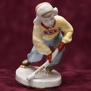 Редкость! Коллекционная Фарфоровая статуэтка «Юный хоккеист», ЛЗФИ СССР, 1956 - 1967 годы. 