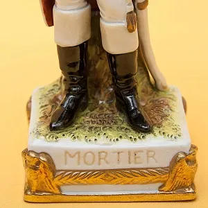 Статуэтка «MORTIER» серия «Маршалы Армии Наполеона» Фарфор Scheibe - Alsbach.