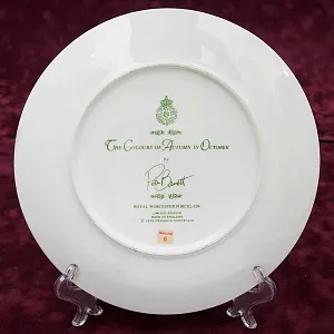 Коллекционная Тарелка «Октябрь» Фарфор, ROYAL WORCHESTER, Англия -1979 год.
