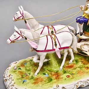 Большая Фарфоровая статуэтка «Карета с влюбленной парой», Scheibe Alsbach Германия, 1925 - 1962 гг. 