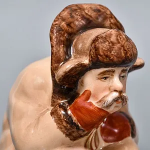 Авторская Коллекционная Фарфоровая Статуэтка «Рыбак на зимней рыбалке», Россия.