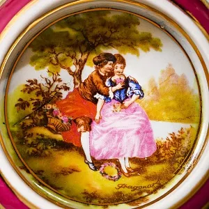 Антикварная Фарфоровая Шкатулка - Бонбоньерка «Дама с Кавалером - Свидание», DW Karlsbad, Германия 20-е гг.