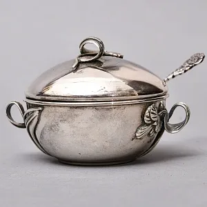 Винтажный Набор из 2х предметов - Сахарница с ложечкой и молочник «ЦВЕТЫ», Англия - середина ХХ века.