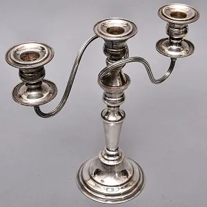 Канделябр - Подсвечник на Три Свечи, Н -29 см. Silverplate, Elkington's & Co. Англия, начало ХХ века.
