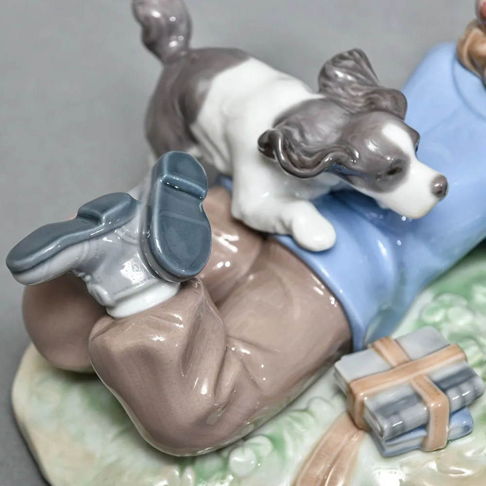 Коллекционная Фарфоровая статуэтка «Мальчик с собакой и птицей», Lladro Испания. 
