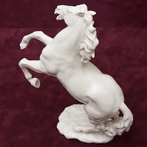 Редкость!!! Фарфоровая статуэтка «ЛОШАДЬ НА ДЫБАХ», Hutschenreuther, Германия - 1966 год.