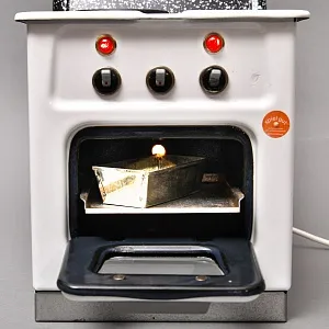 Винтажная Электрическая Игрушка - Кукольный детский набор - Плита с Посудой, Германия -80 гг.. 