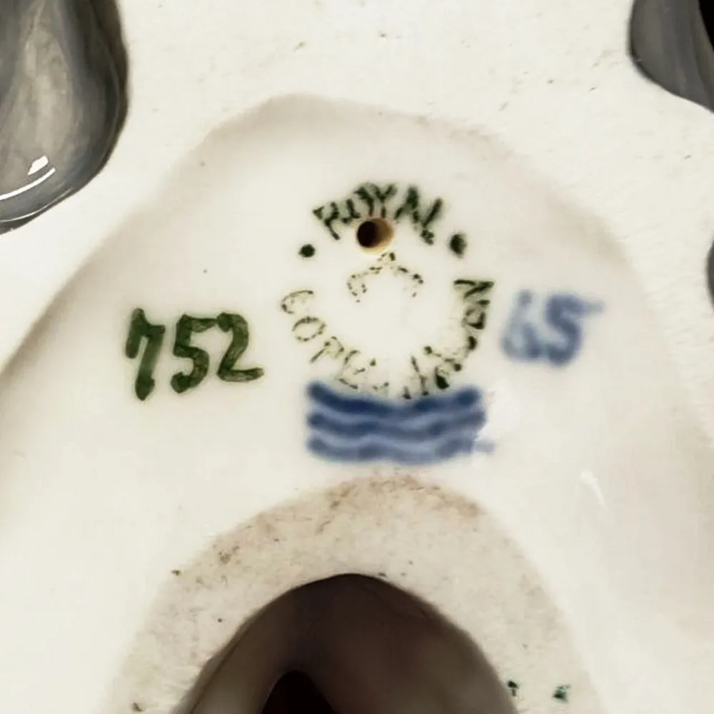 Коллекционная Фарфоровая статуэтка «Фавн с попугаем», Royal Copenhagen Дания, 50-е годы.