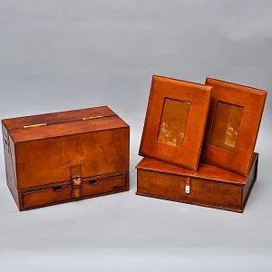 Редкость! Эксклюзивный Кабинетный Настольный Набор Четыре Предмета «БЮРО», Кожа Flamant, Бельгия.