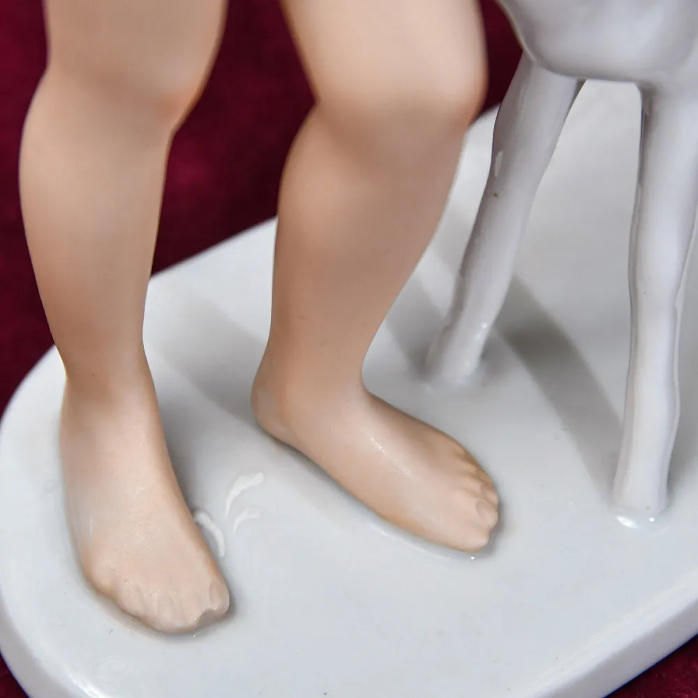 Авторская Фарфоровая статуэтка «Девушка с оленёнком», WALLENDORF, Германия середина ХХ века.