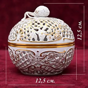 Фарфоровая Шкатулка - Бонбоньерка «ЗЕМЛЯНИКА», HEREND Венгрия, вторая половина ХХ века.