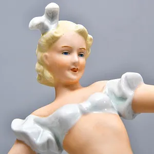 Фарфоровая статуэтка «ТАНЦОВЩИЦА» Н-24 см. Schau Bach Kunst  Германия - 1953 год.