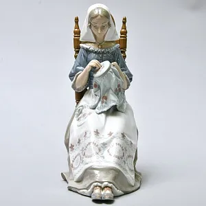 Редкость!!! Коллекционная Фарфоровая Статуэтка «ВЫШИВАЛЬЩИЦА», Lladro Испания -1974 год.