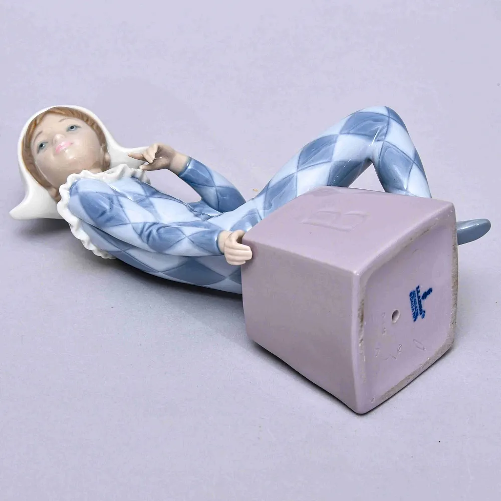 Коллекционная Фарфоровая статуэтка «Маленький Арлекин», Lladro Испания, 1980 - 1985 годы.