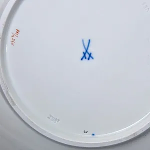 Редкость! Большое Коллекционное Блюдо «Золотые Розы», Фарфор MEISSEN Германия -  1978 год.