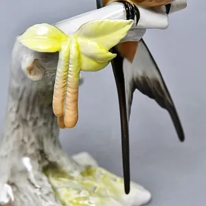 Коллекционная статуэтка «Птица. Ласточка на ветке», Фарфор Hutschenreuther Германия, 70-е годы ХХ века. 