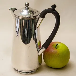 Классический Металлический Кофейник - Кувшин на 0,8 литра. Silverplate, SHEFFIELD Англия 50-е годы ХХ века.