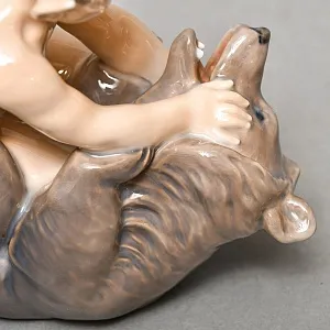Коллекционная Фарфоровая статуэтка «Фавн с медведем», Royal Copenhagen Дания - 1968 год. 