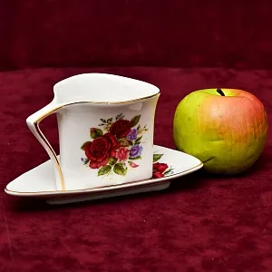 Коллекционная Фарфоровая Чайно - Кофейная пара «РОЗЫ», Limoges Франция.