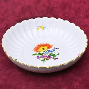 Сервировочная Тарелка - Блюдо - Сухарница  из коллекции BLUMEN, Фарфор MEISSEN Германия, 1974 год.