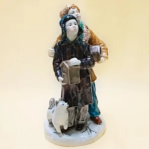 Большая Коллекционная статуэтка «Друзья птиц», Фаянс ЗиК Конаково, СССР - 1955 год.