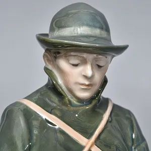 Коллекционная Фарфоровая статуэтка «Охотник  с собакой», Royal Copenhagen Дания, 1992 - 1999 годы. 